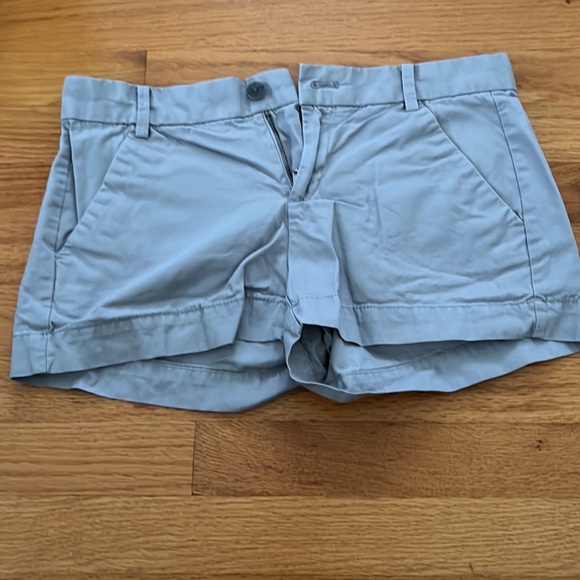 GAP Pants - Gap 100% Cotton Sunkissed Khaki Shorts - Petite - Grey